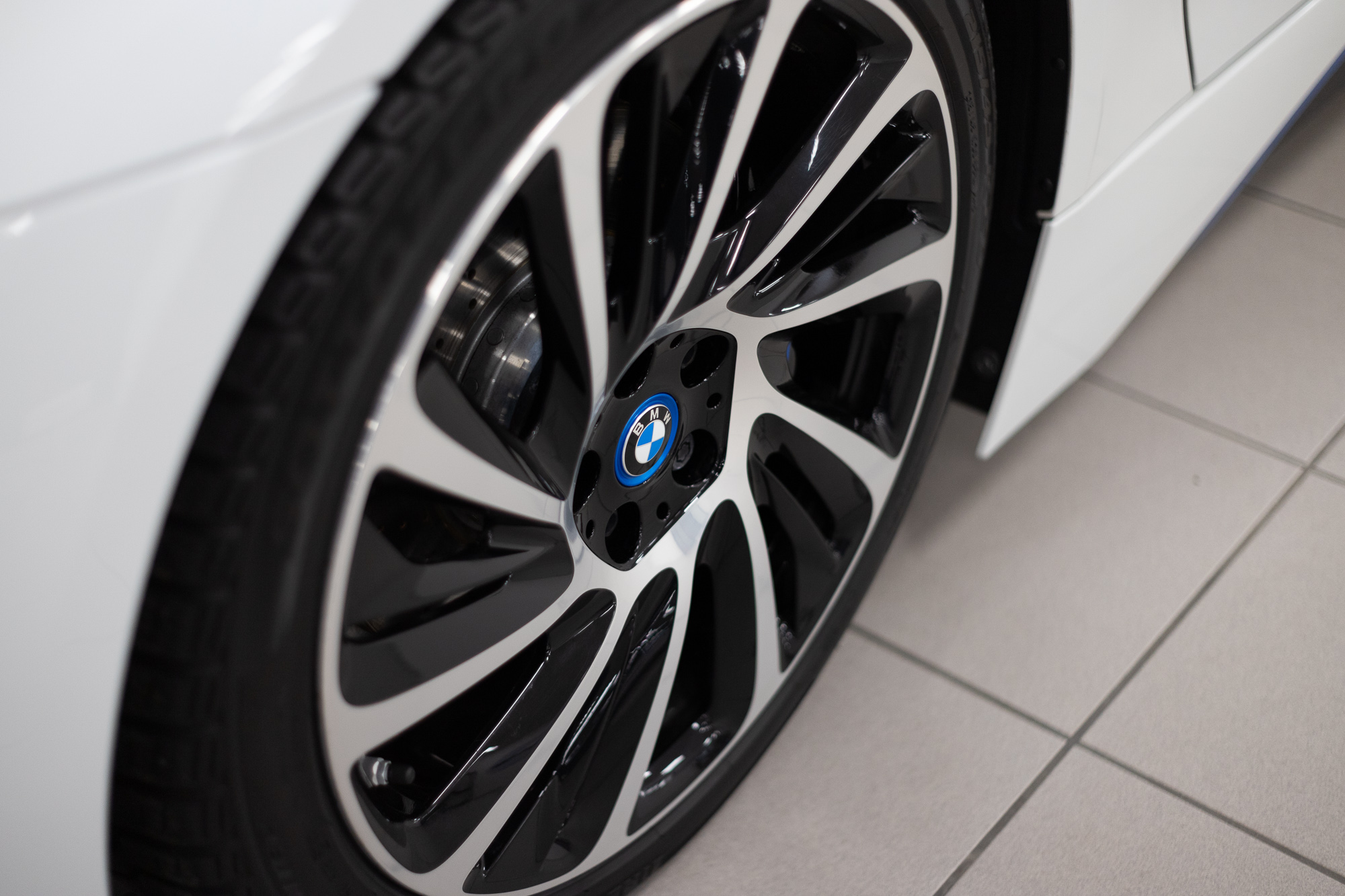 BMW I8