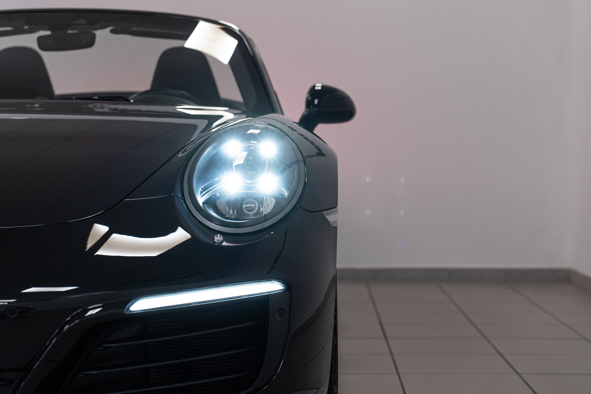 Porsche 911 3.0 Carrera 4 Cabrio